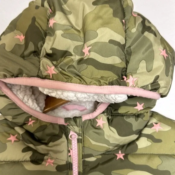 GAP Kids Camo Puffer Zip Up Jacket Size M